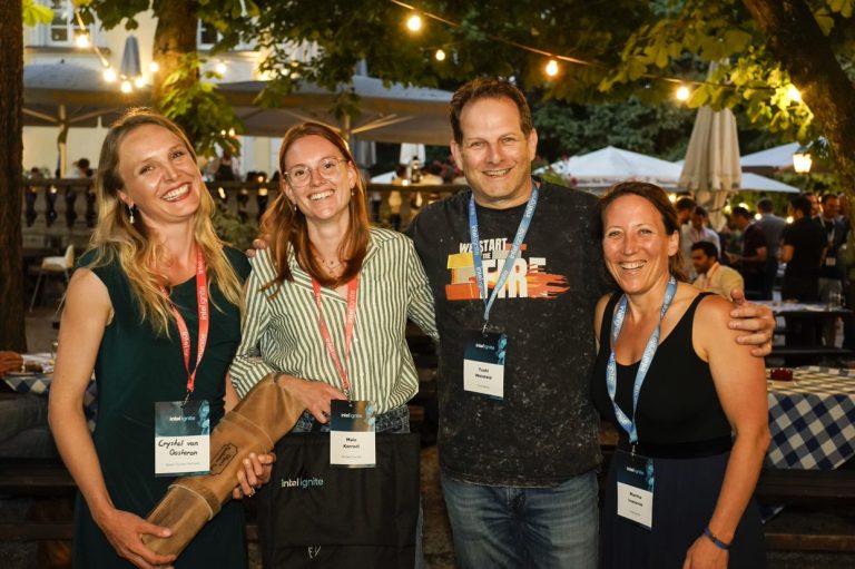 By Founders, For Founders: Turning World-Changing Ideas into Successful Startups